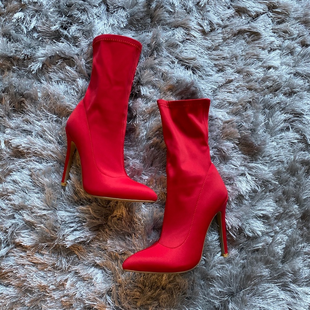 Blogger favorite Red sock boots. Sz US 6